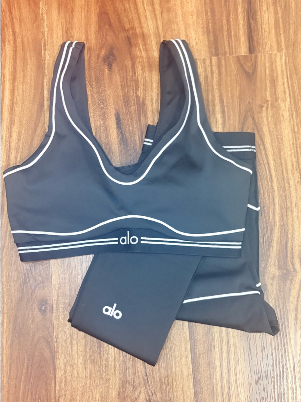 ALO Yoga Black Sports Bra & Leggings Set with White Trim